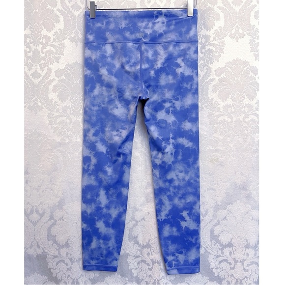 GapFit Eclipse High Rise 7/8 Leggings In Blue Tie Dye Size Small GUC Activewear - Picture 3 of 7